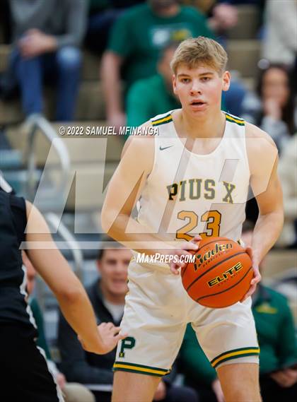 Thumbnail 3 in Pius X vs. Lincoln Northeast photogallery.