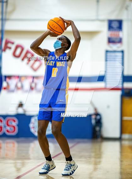 Thumbnail 3 in East Wake vs Terry Sanford (NCHSAA 3A - Second Round) photogallery.