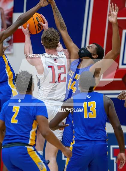 Thumbnail 1 in East Wake vs Terry Sanford (NCHSAA 3A - Second Round) photogallery.