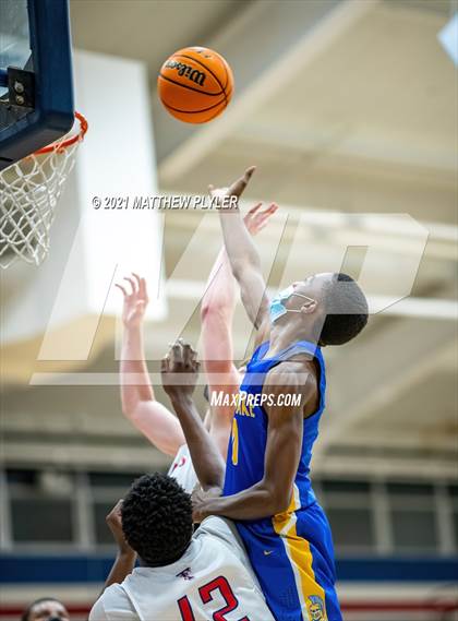 Thumbnail 3 in East Wake vs Terry Sanford (NCHSAA 3A - Second Round) photogallery.