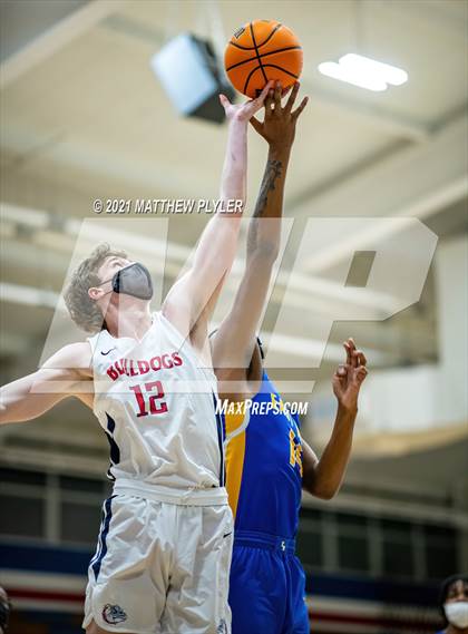 Thumbnail 2 in East Wake vs Terry Sanford (NCHSAA 3A - Second Round) photogallery.