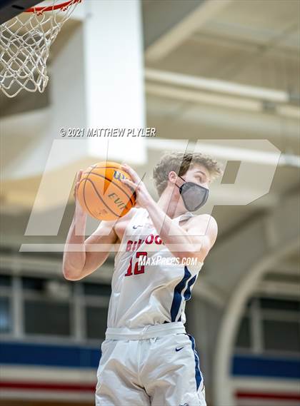 Thumbnail 2 in East Wake vs Terry Sanford (NCHSAA 3A - Second Round) photogallery.