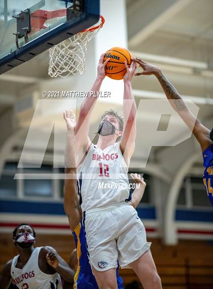 Thumbnail 1 in East Wake vs Terry Sanford (NCHSAA 3A - Second Round) photogallery.