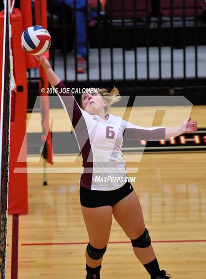 Thumbnail 1 in Boerne-Champion vs Austin (Class 5A Bidistrict) photogallery.