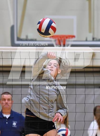 Thumbnail 3 in Boerne-Champion vs Austin (Class 5A Bidistrict) photogallery.