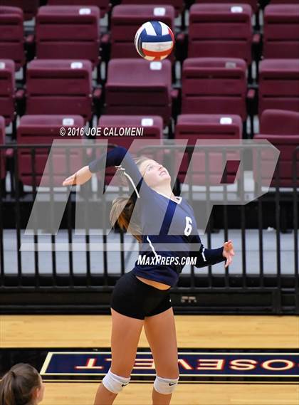 Thumbnail 2 in Boerne-Champion vs Austin (Class 5A Bidistrict) photogallery.