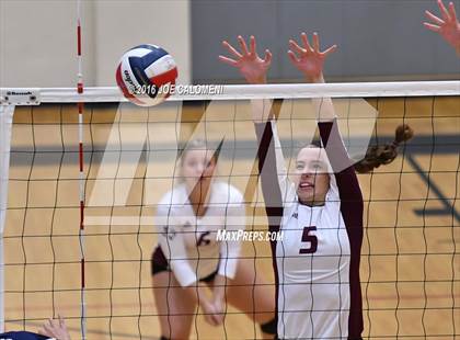 Thumbnail 3 in Boerne-Champion vs Austin (Class 5A Bidistrict) photogallery.
