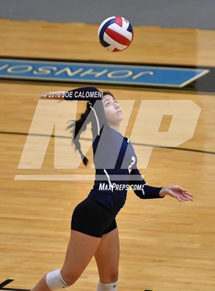 Thumbnail 3 in Boerne-Champion vs Austin (Class 5A Bidistrict) photogallery.