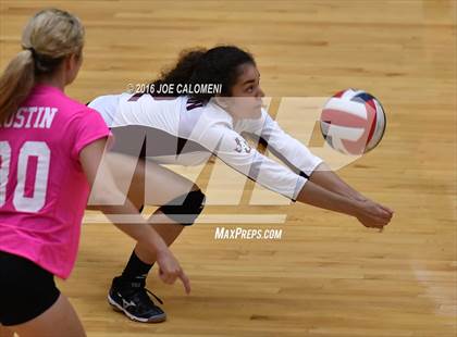 Thumbnail 1 in Boerne-Champion vs Austin (Class 5A Bidistrict) photogallery.