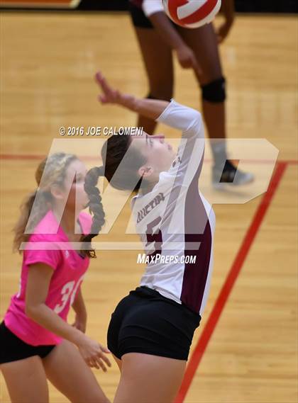 Thumbnail 3 in Boerne-Champion vs Austin (Class 5A Bidistrict) photogallery.