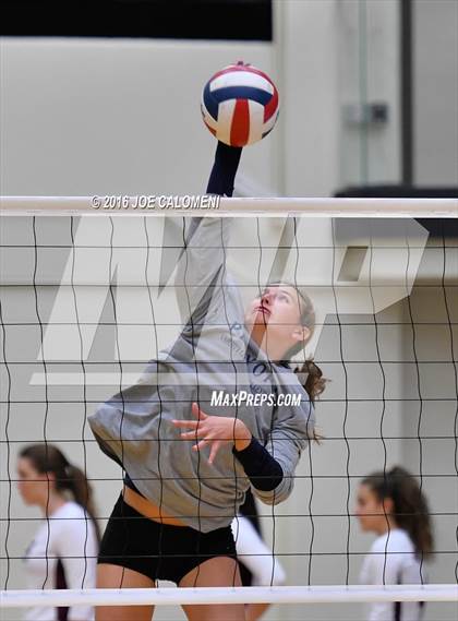 Thumbnail 1 in Boerne-Champion vs Austin (Class 5A Bidistrict) photogallery.