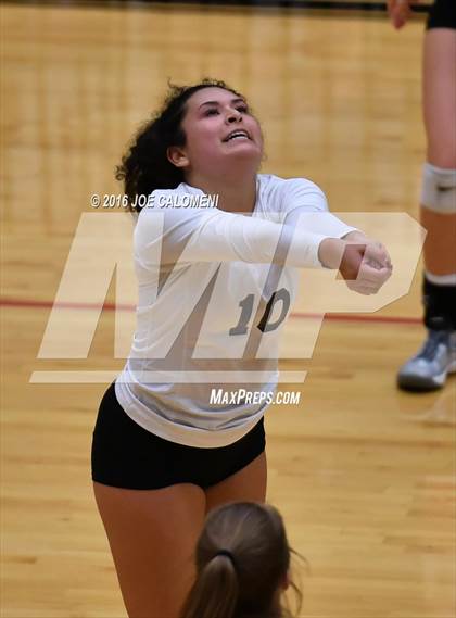 Thumbnail 1 in Boerne-Champion vs Austin (Class 5A Bidistrict) photogallery.