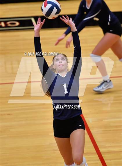 Thumbnail 2 in Boerne-Champion vs Austin (Class 5A Bidistrict) photogallery.