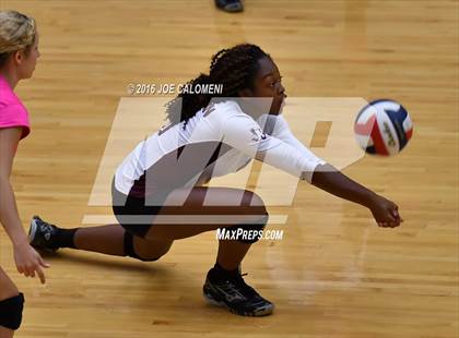 Thumbnail 3 in Boerne-Champion vs Austin (Class 5A Bidistrict) photogallery.