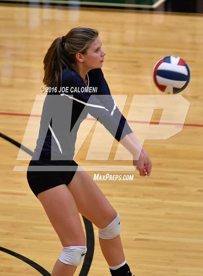 Thumbnail 2 in Boerne-Champion vs Austin (Class 5A Bidistrict) photogallery.
