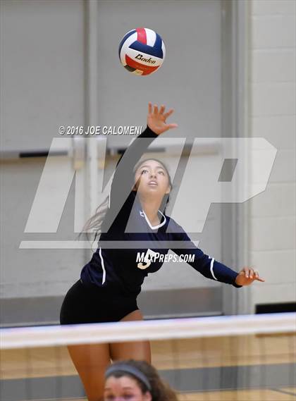 Thumbnail 3 in Boerne-Champion vs Austin (Class 5A Bidistrict) photogallery.