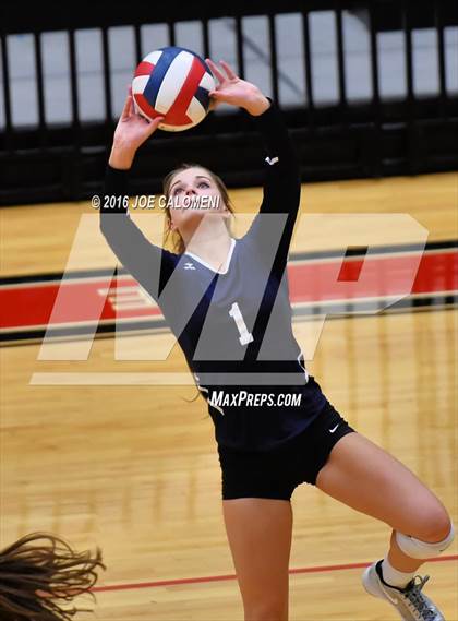 Thumbnail 1 in Boerne-Champion vs Austin (Class 5A Bidistrict) photogallery.