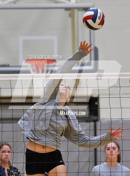 Thumbnail 1 in Boerne-Champion vs Austin (Class 5A Bidistrict) photogallery.