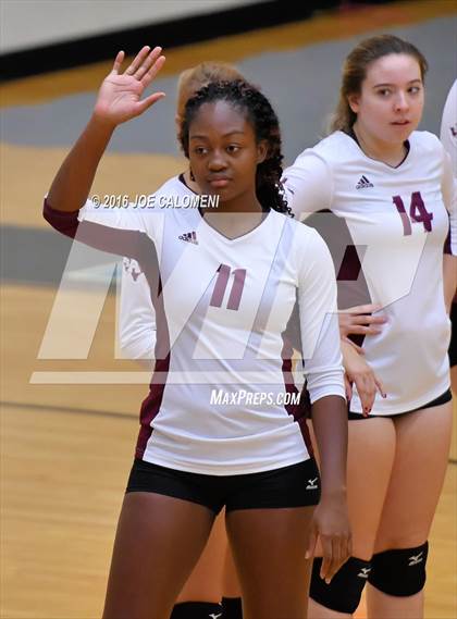 Thumbnail 1 in Boerne-Champion vs Austin (Class 5A Bidistrict) photogallery.