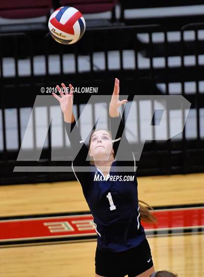 Thumbnail 3 in Boerne-Champion vs Austin (Class 5A Bidistrict) photogallery.