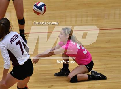 Thumbnail 2 in Boerne-Champion vs Austin (Class 5A Bidistrict) photogallery.