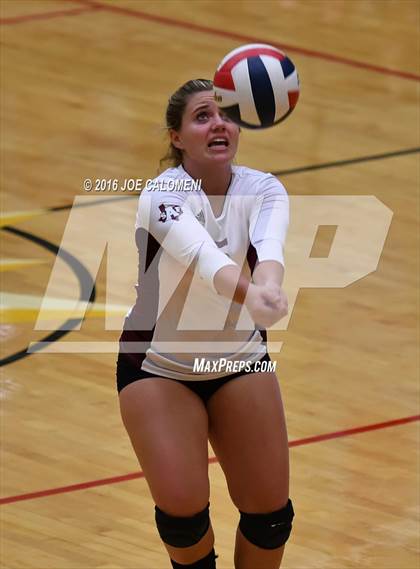 Thumbnail 2 in Boerne-Champion vs Austin (Class 5A Bidistrict) photogallery.