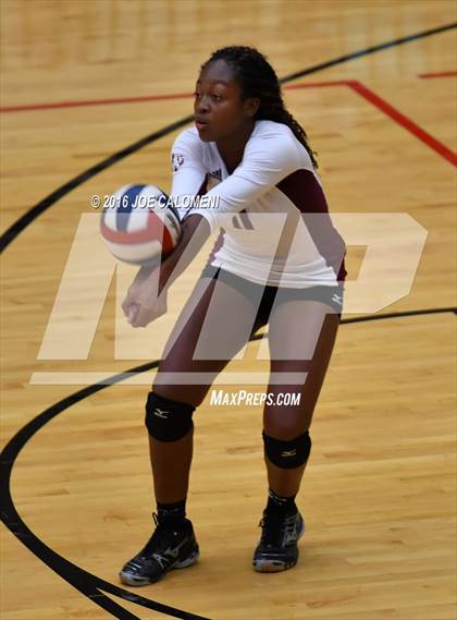 Thumbnail 1 in Boerne-Champion vs Austin (Class 5A Bidistrict) photogallery.