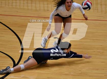 Thumbnail 3 in Boerne-Champion vs Austin (Class 5A Bidistrict) photogallery.