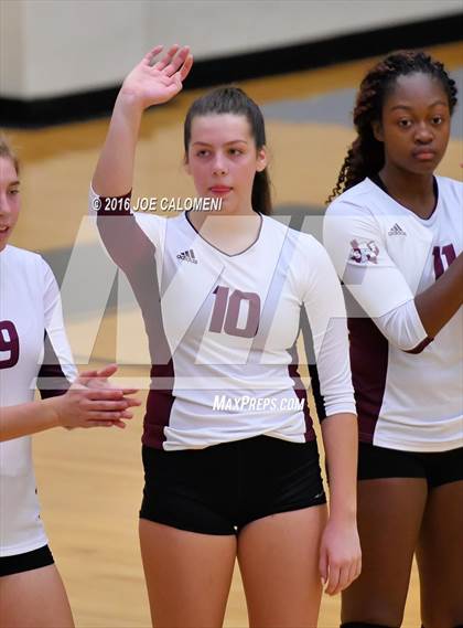 Thumbnail 3 in Boerne-Champion vs Austin (Class 5A Bidistrict) photogallery.