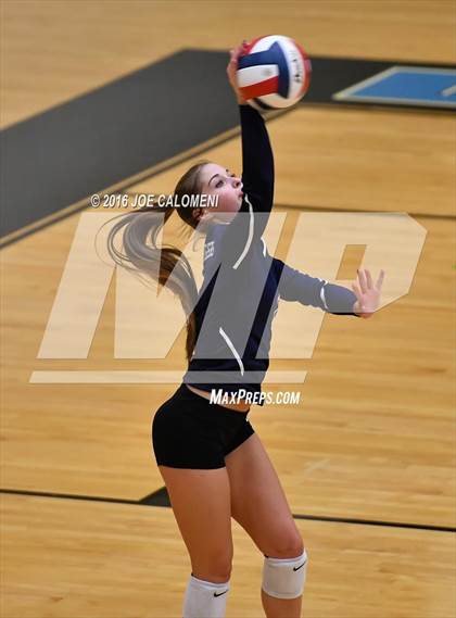 Thumbnail 3 in Boerne-Champion vs Austin (Class 5A Bidistrict) photogallery.