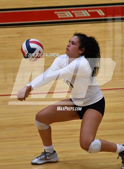 Thumbnail 2 in Boerne-Champion vs Austin (Class 5A Bidistrict) photogallery.