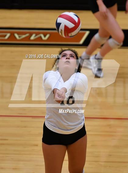 Thumbnail 2 in Boerne-Champion vs Austin (Class 5A Bidistrict) photogallery.