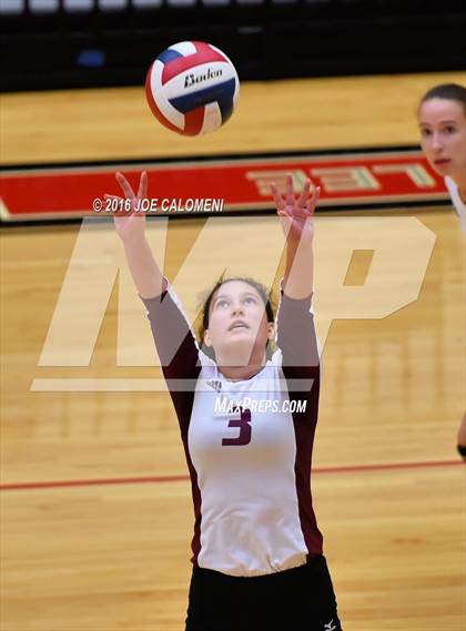 Thumbnail 2 in Boerne-Champion vs Austin (Class 5A Bidistrict) photogallery.