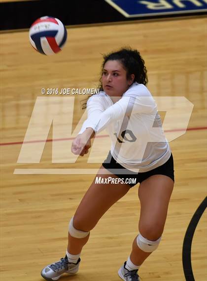 Thumbnail 1 in Boerne-Champion vs Austin (Class 5A Bidistrict) photogallery.