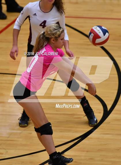Thumbnail 2 in Boerne-Champion vs Austin (Class 5A Bidistrict) photogallery.