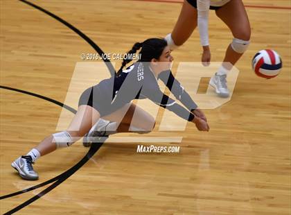 Thumbnail 1 in Boerne-Champion vs Austin (Class 5A Bidistrict) photogallery.