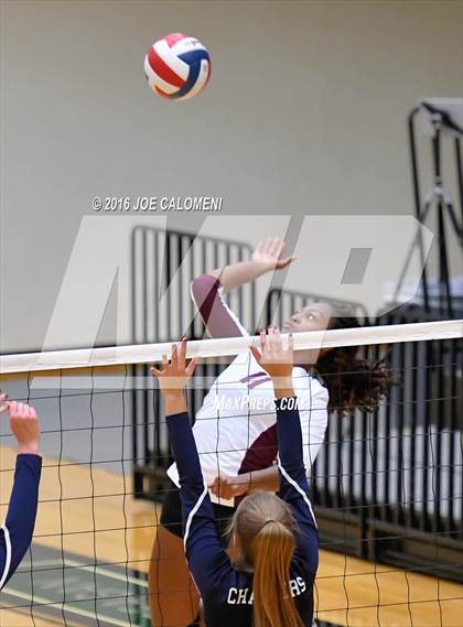 Thumbnail 3 in Boerne-Champion vs Austin (Class 5A Bidistrict) photogallery.