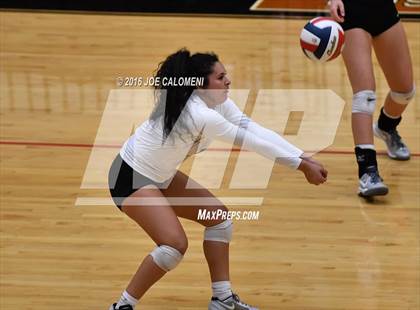 Thumbnail 1 in Boerne-Champion vs Austin (Class 5A Bidistrict) photogallery.
