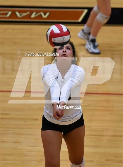 Thumbnail 1 in Boerne-Champion vs Austin (Class 5A Bidistrict) photogallery.