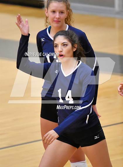 Thumbnail 2 in Boerne-Champion vs Austin (Class 5A Bidistrict) photogallery.