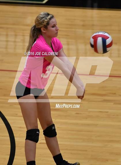 Thumbnail 3 in Boerne-Champion vs Austin (Class 5A Bidistrict) photogallery.
