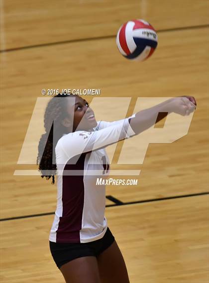 Thumbnail 2 in Boerne-Champion vs Austin (Class 5A Bidistrict) photogallery.