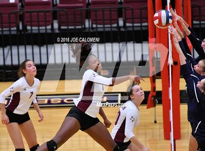 Thumbnail 1 in Boerne-Champion vs Austin (Class 5A Bidistrict) photogallery.