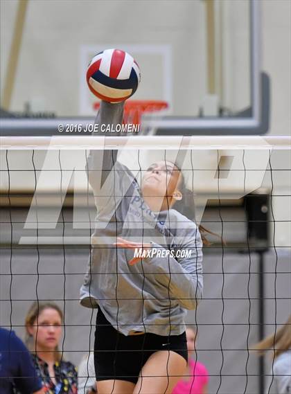Thumbnail 2 in Boerne-Champion vs Austin (Class 5A Bidistrict) photogallery.