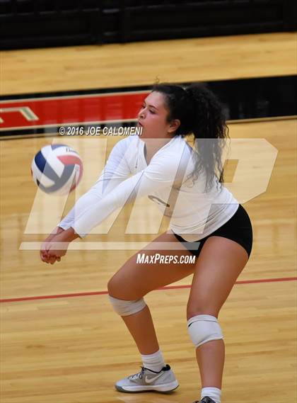 Thumbnail 1 in Boerne-Champion vs Austin (Class 5A Bidistrict) photogallery.