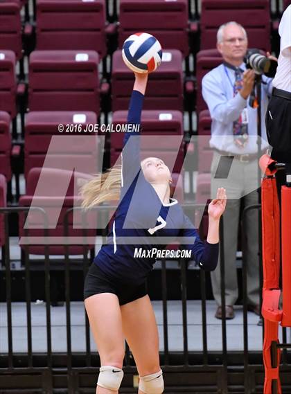Thumbnail 1 in Boerne-Champion vs Austin (Class 5A Bidistrict) photogallery.