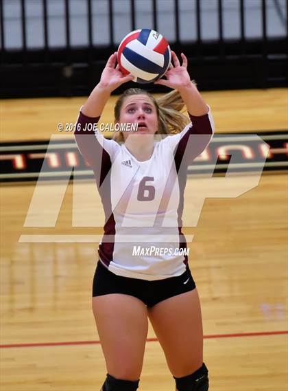 Thumbnail 3 in Boerne-Champion vs Austin (Class 5A Bidistrict) photogallery.