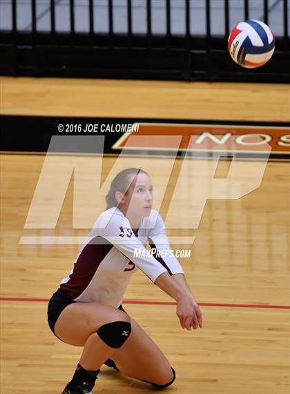 Thumbnail 3 in Boerne-Champion vs Austin (Class 5A Bidistrict) photogallery.