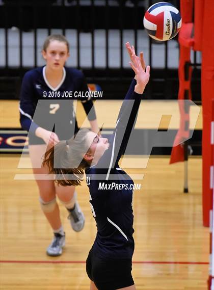 Thumbnail 3 in Boerne-Champion vs Austin (Class 5A Bidistrict) photogallery.