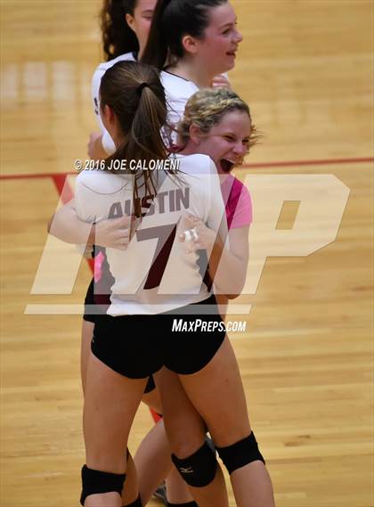 Thumbnail 2 in Boerne-Champion vs Austin (Class 5A Bidistrict) photogallery.